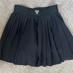 ARITZIA TNA TENNIS SKIRT NEW